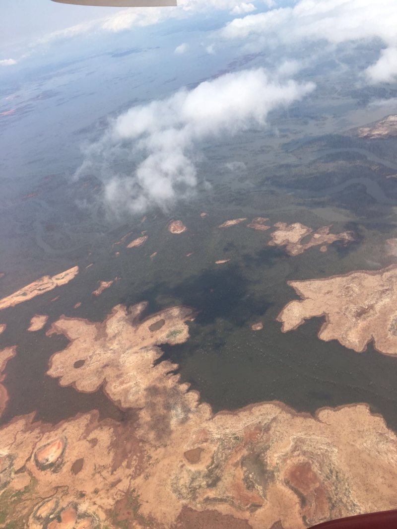 sumariuminfo's tweet photo. FOTOS AÉREAS La crítica situación del embalse del Guri  https://t.co/oyNm5fQe8r https://t.co/poZ3oQXGkf