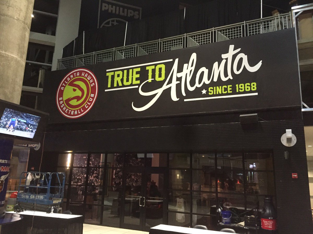 Honored to work with such a great organization in the <a href="/ATLHawks/">Atlanta Hawks</a> !! #handpainted #signpainter