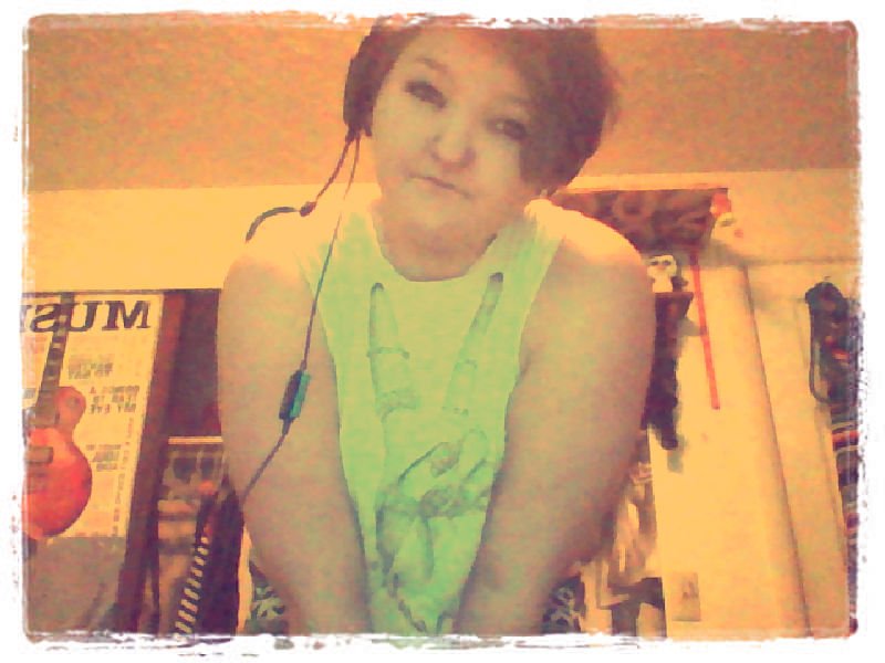 kitty_boo0o's tweet photo. Just took this Hazy Days pic on Webcam Toy #webcamtoy https://t.co/dEEljldCN7