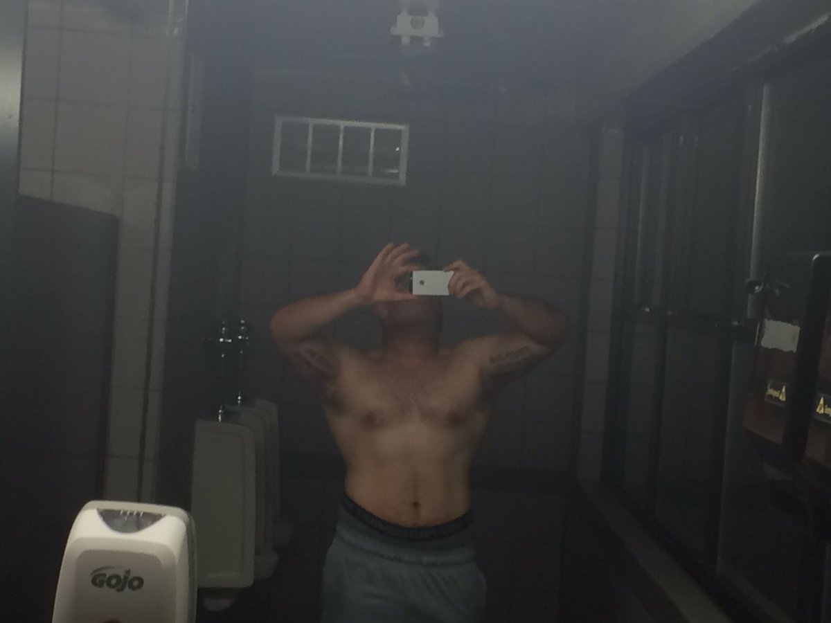 sr_0057's tweet photo. Is that abs sneaking up?! #itthinkso https://t.co/HonryqAFWw