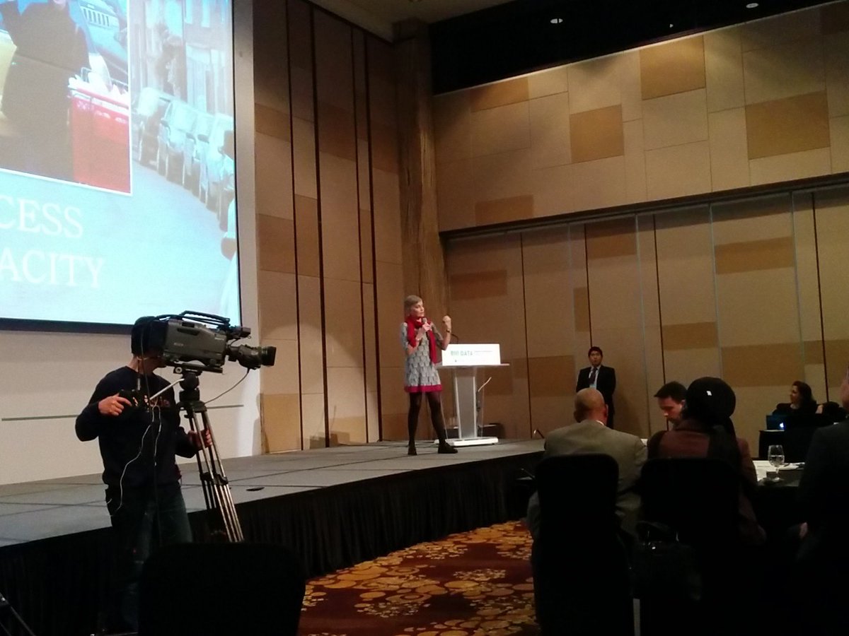 DebisiAraba's tweet image. @rmchase delivering the opening Keynote address at the meeting in Seoul #BigData4Dev