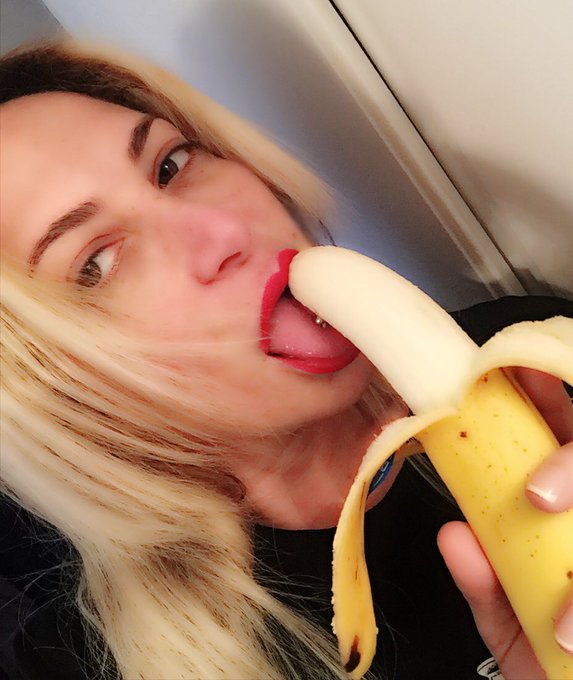 #BananaChallenge #clubsavannahjane #juicylips #redlips #pornstar https://t.co/EBZATHInSr<a href="/tag/bananachallenge"class="tags">#BananaChallenge</a><a href="/tag/clubsavannahjane"class="tags">#clubsavannahjane</a><a href="/tag/juicylips"class="tags">#juicylips</a><a href="/tag/redlips"class="tags"><span>#redlips</span></a><a href="/tag/pornstar"class="tags"><span>#pornstar</span></a>