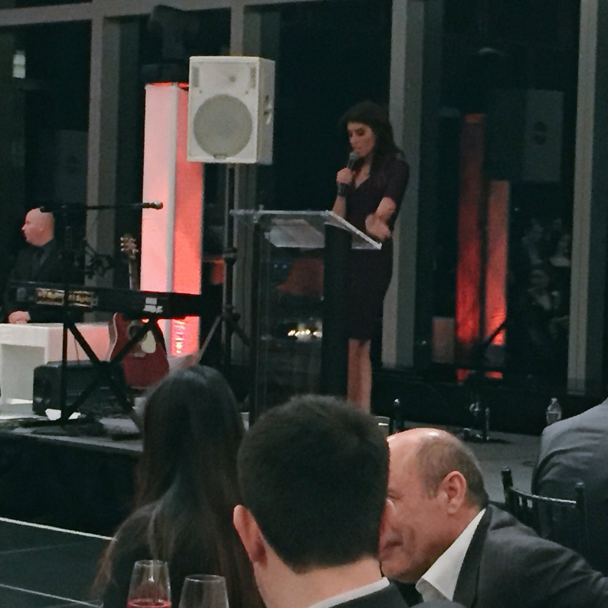 KathyCMarra's tweet photo. .@gunnysvg @-Doing Art Together Event. #DATBenefit2016 https://t.co/3b94gLt48g