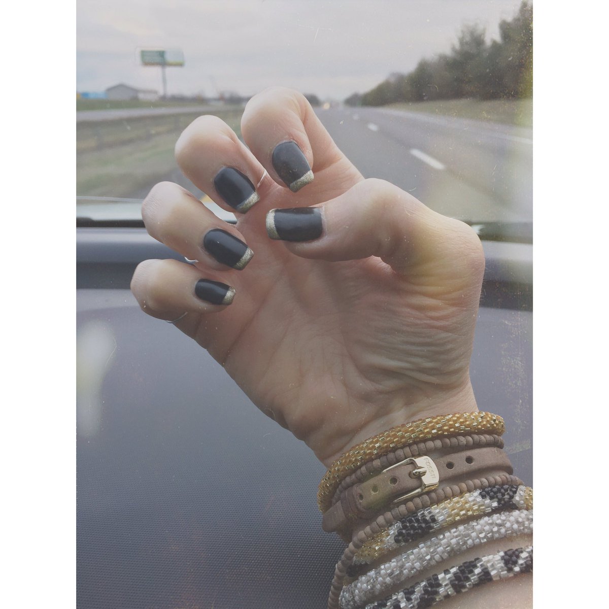 BarnabyBright's tweet photo. #tournails are done so we can leave for NYC now. Just a quick lil 20 hour drive, no biggie! #priorities #nycorbust https://t.co/OL7Cin66Jq