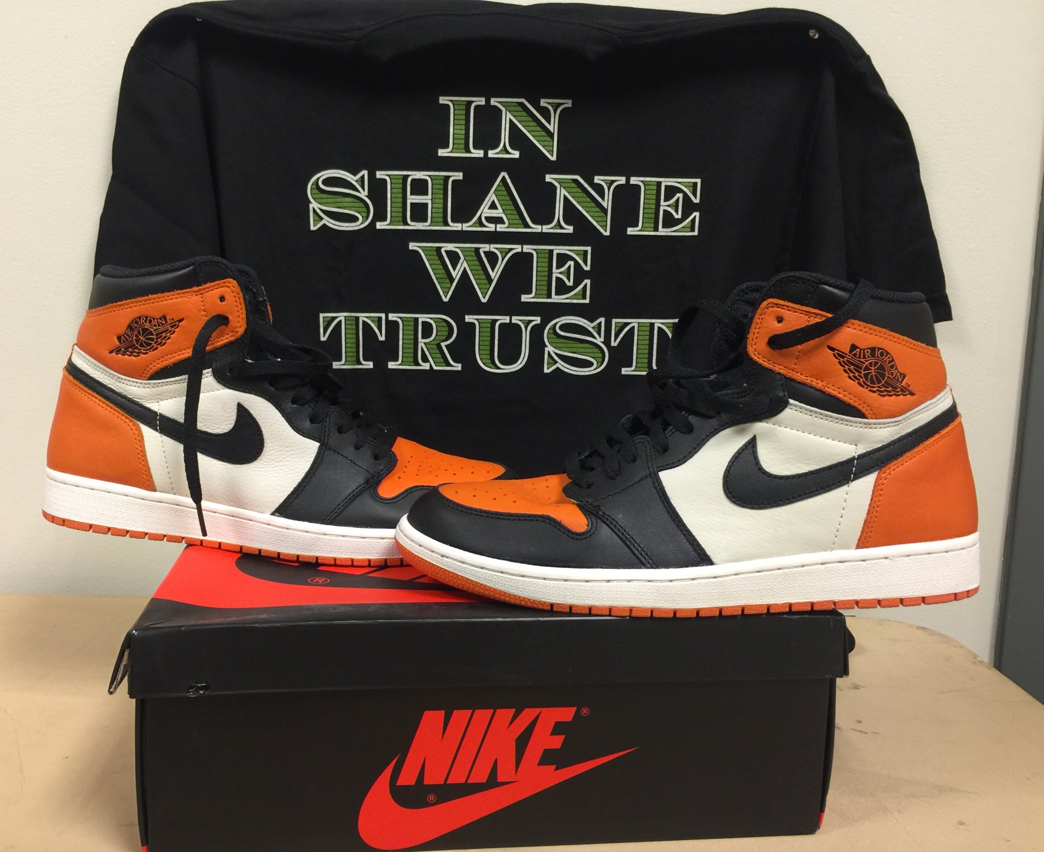 Shane McMahon on X Getting ready for Raw. Wearing the Jumpman23 Shattered Backboards.might shatter some faces. TeamJordan https t pg8dZePOnS X