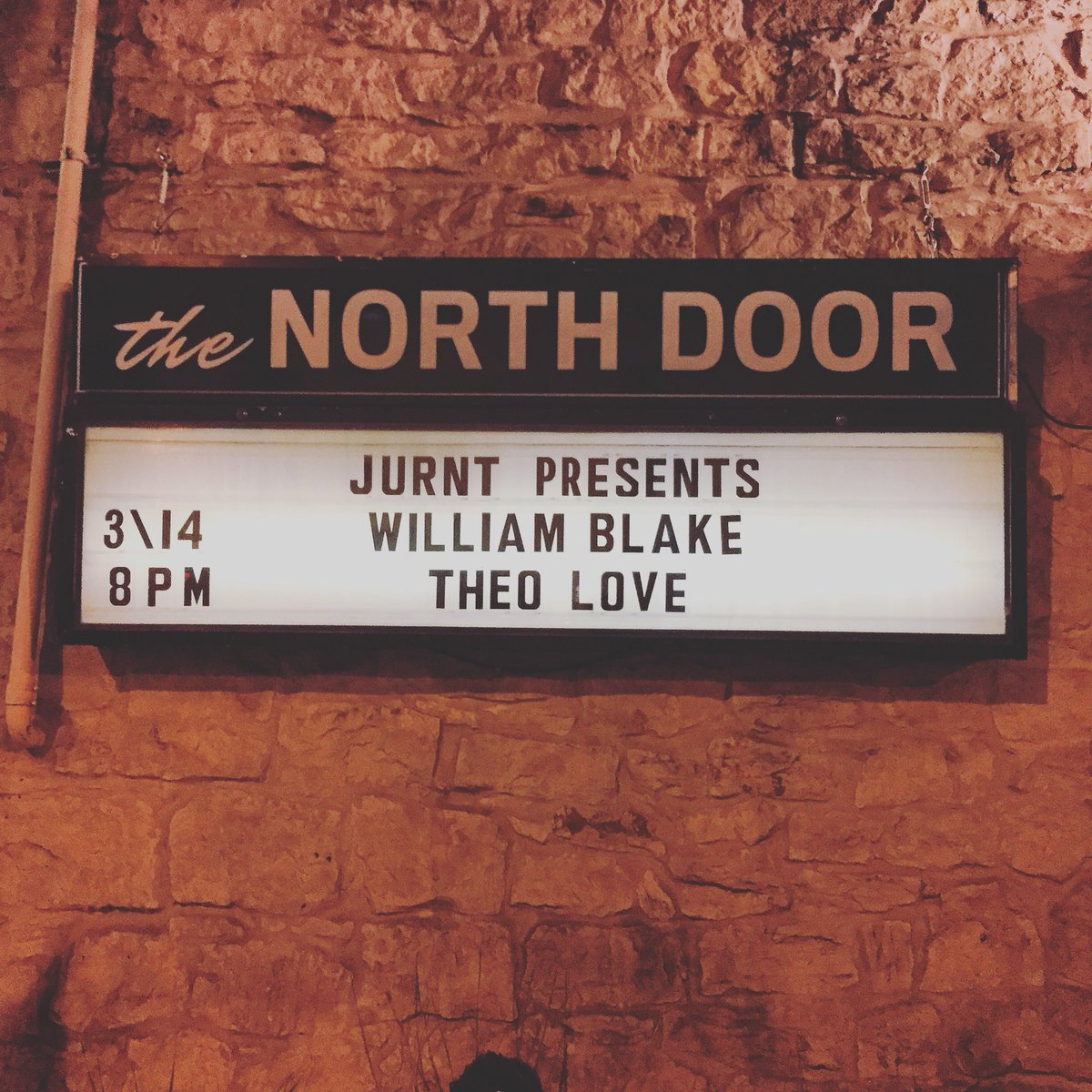 poopiesanchez's tweet photo. All set up for the show tonight! Come out and join us in history! @Jurnt_Ent #williamsblake @ourcotics #VIBETRIBE https://t.co/TQ7tQMXfQT
