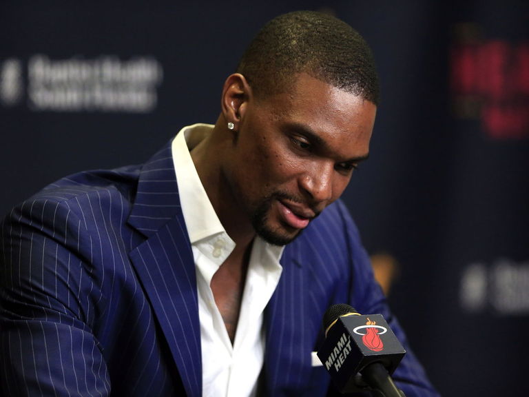 Бүх оддын тоглолтоос хойш эзгүй байсан Крис Бош анх удаагаа багийнхаа тоглолтыг ордонд ирж үзжээ.