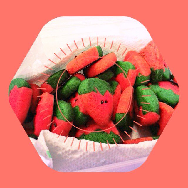 ROCK_69__'s tweet photo. イチゴ狩りクッキー🍓 https://t.co/1fYa3PcQEm