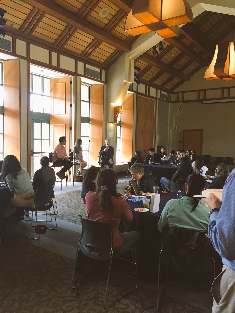 BrianGuerrero's tweet photo. Nice to hear @RichLyons vote 4 peanut butter over jam. Awesome choice! #DeansReception #UndergradFocus #GoBears https://t.co/pXfWAwyGaJ