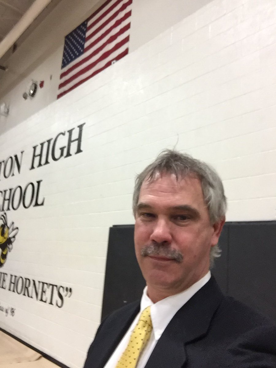AndyBonderer's tweet photo. ‘Selfie while congratulating FHS Academic Week 2016 Students. #fpsboe https://t.co/uDZ6miosSC