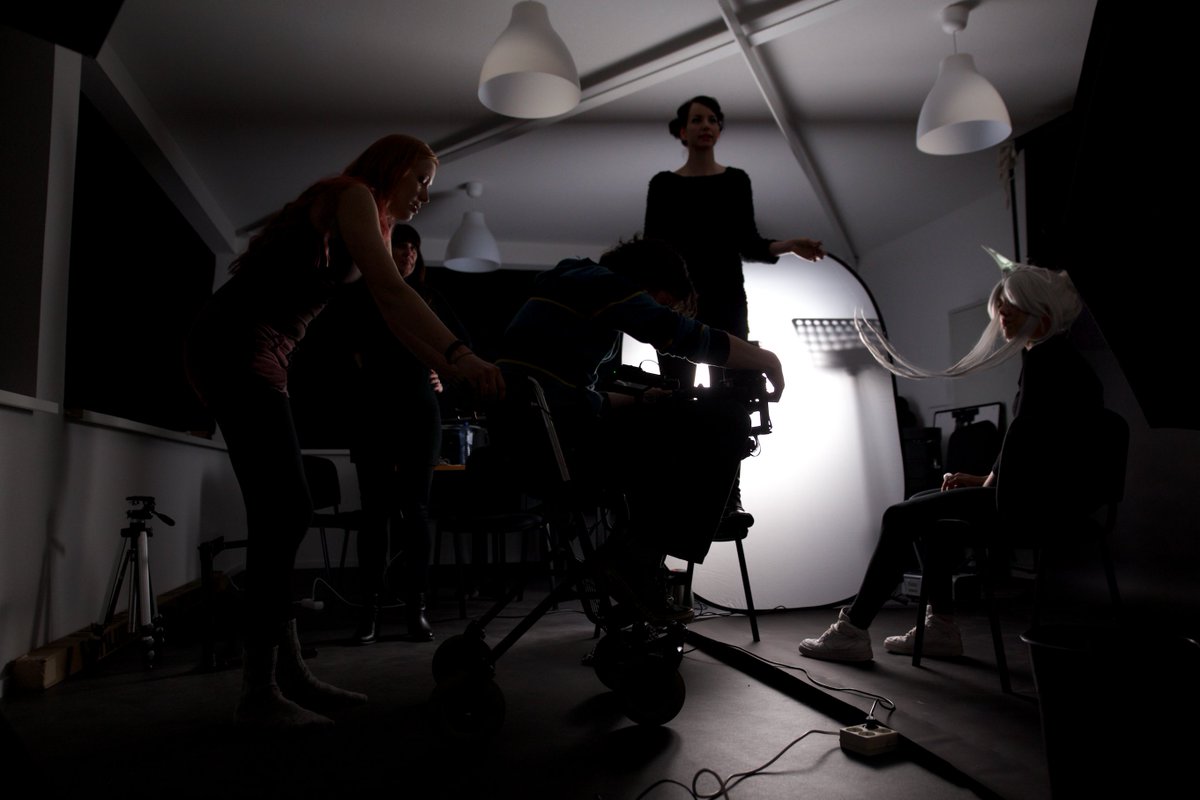 AnoukWipprecht's tweet photo. Shooting time with https://t.co/sX36SIcoNi for @sparks_eu / @ArsElectronica residency -super excited for end result! https://t.co/6LoXtmHUVH