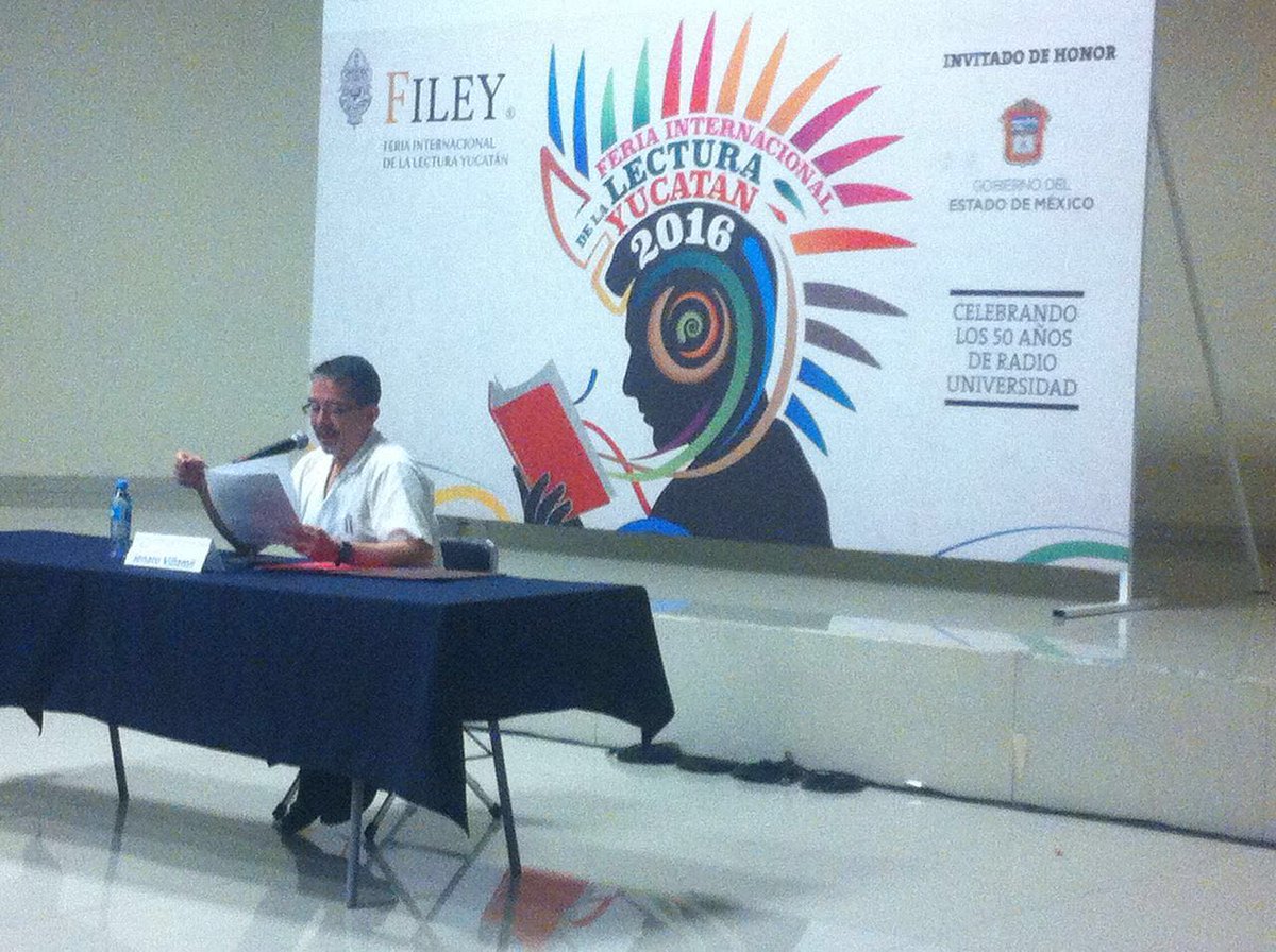 SomosProceso's tweet photo. @jenarovillamil hablando sobre #periodismo y #RedesSociales en la @FILEYmx 

#ViveFiley
#ProcesoEnFILEY https://t.co/MWSx0ivVXn