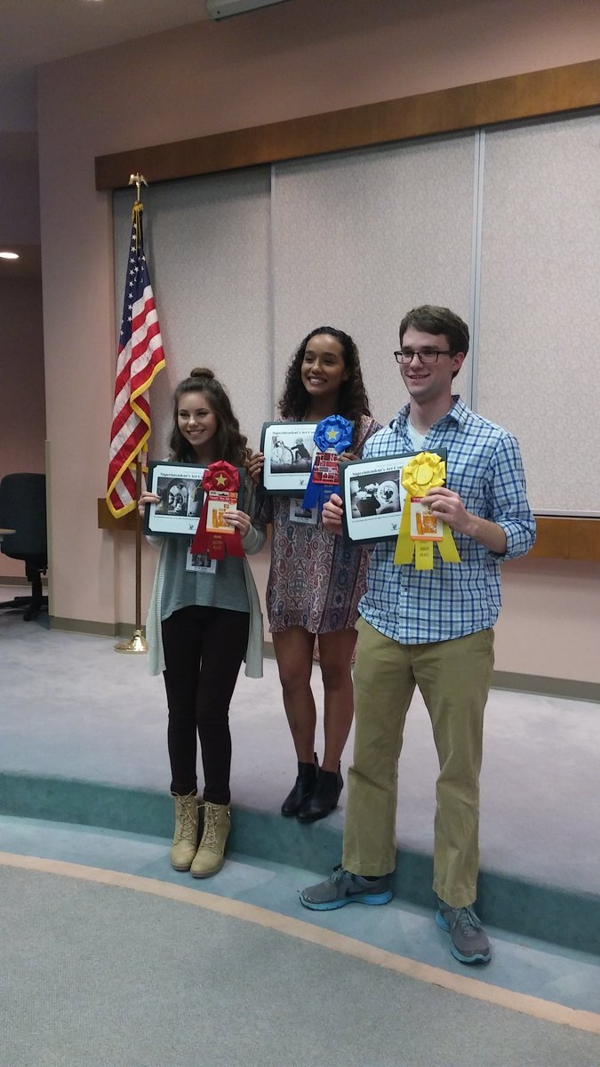 tda_academy's tweet photo. Congrats to Gabriela, Sarah, McCord, and Natalie for receiving an award for the Superintendent Art Contest! https://t.co/MLbnLk9i7j