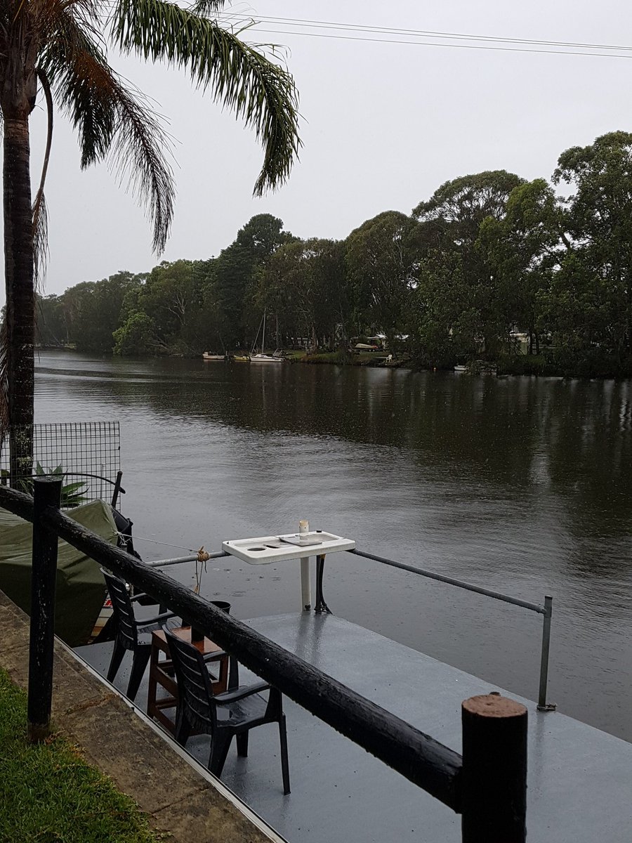 Alexand31791376's tweet image. Cloudy grey day! #funeralhumor #funeraldirectorproblems