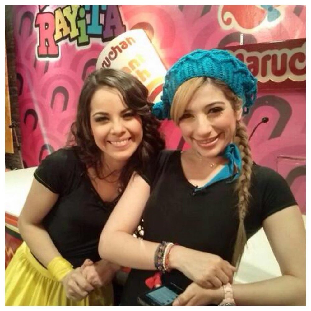 HerradaNunez's tweet photo. Cuando se volverán a tomar una foto? @ArelyTellez @JazminconJ #ArminForever https://t.co/sghGD7uRkJ