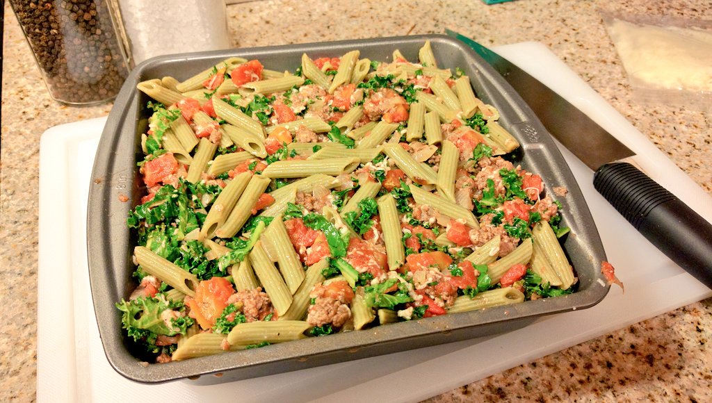 Willseph's tweet photo. Lasagna baked penne with mozzarella and kale #HelloFreshPics https://t.co/uxcTJveU3R