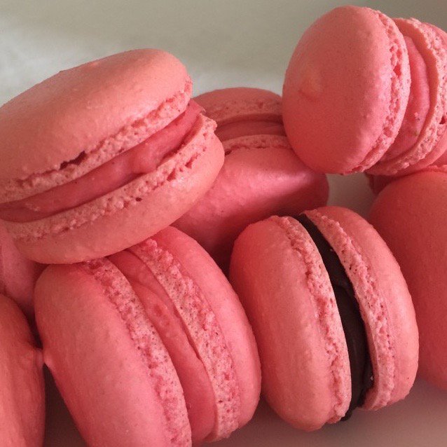 Everyone loves a #macaron &amp; these are gorgeous, great for a #thankyou #mums #tweetuk ow.ly/Zt5m4