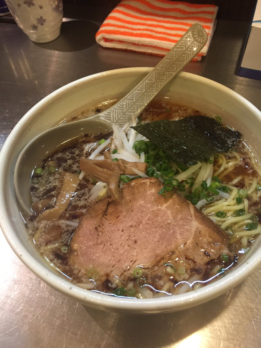 unakosj's tweet photo. @unakosj rice noodles is the best.😝😝😝😝😝😝😝 https://t.co/HzIcfrUfcp