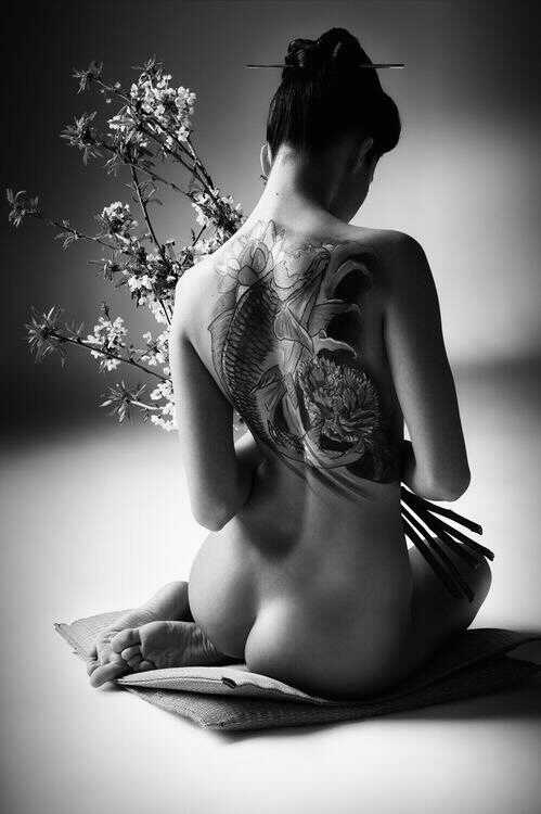 miaudit's tweet photo. #celando voce
le parole sul corpo
narrano sogni
#Senryū
#aggettivi
@CarlaSicuro1 https://t.co/uwuKsA3iCA