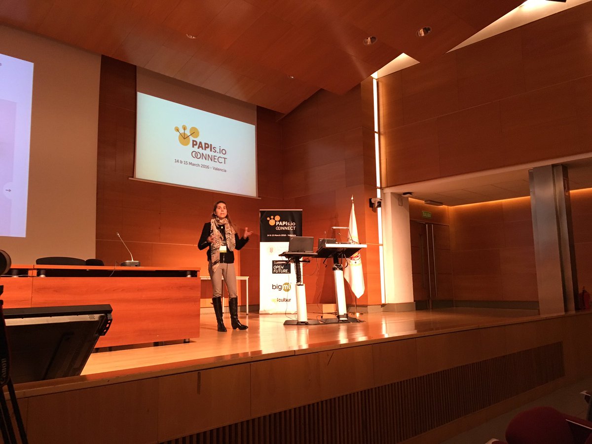 sorayapa's tweet image. Ahora @nuriaoliver de @Telefonica hablando sobre mobile data en #papisconnect #bigdata4socialgood