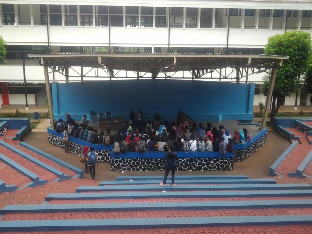 PamassUnpad1964's tweet photo. Tah katingal antusias ti barudak Pamass nu sok ngagosip ngeunaan KKL téh,.sa-bluestage pinuh. https://t.co/juisUhdcr0