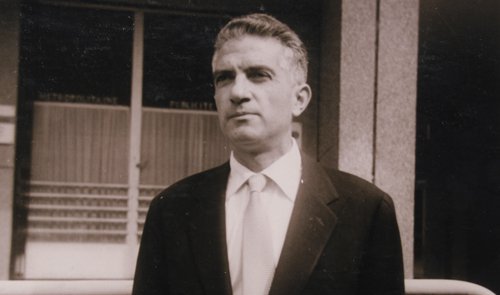 elcultural's tweet photo. Blas de Otero, cien años de un niño derrotado
https://t.co/gcb29PXPQ6 https://t.co/Ib6zKfoexC