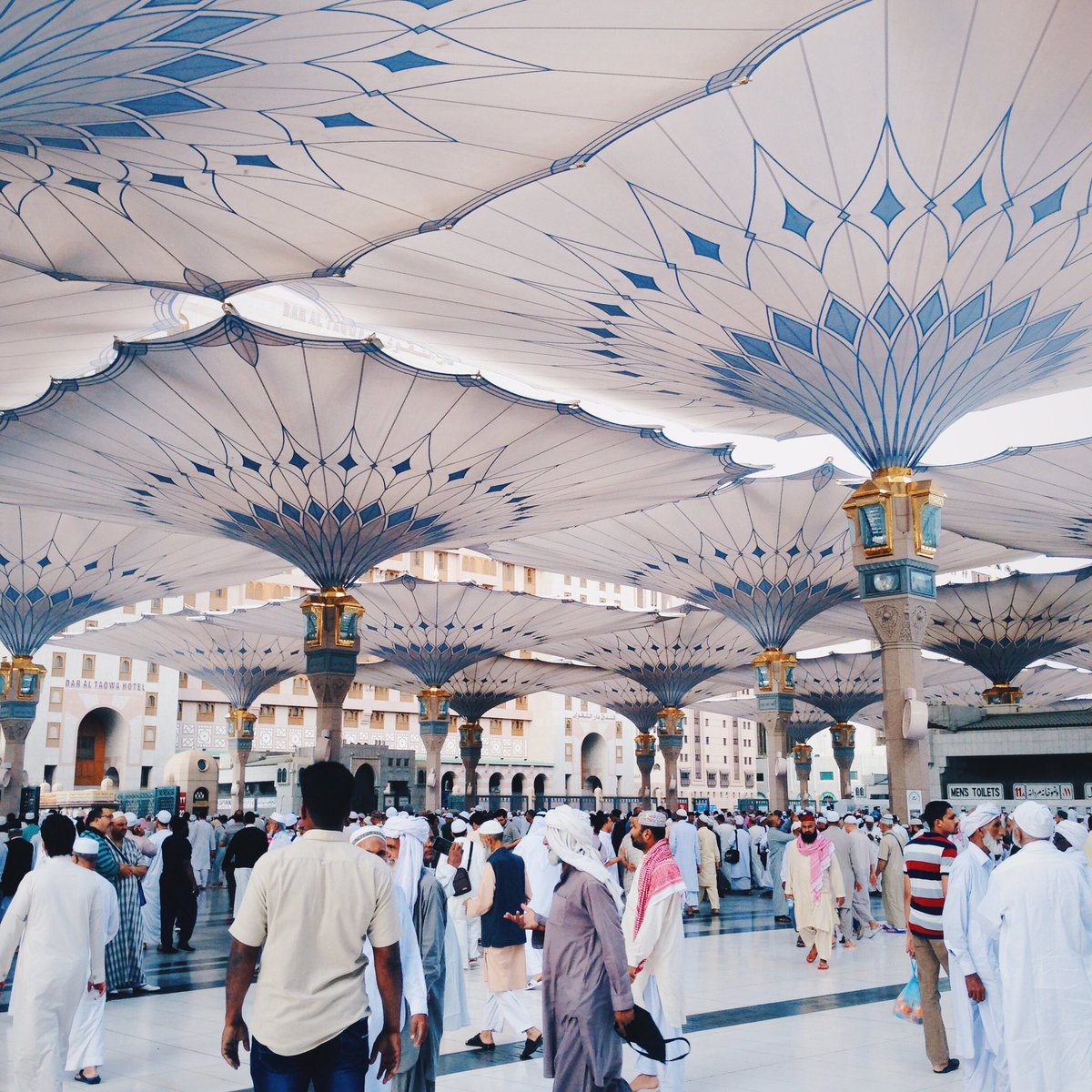 Radhifakh's tweet photo. Masjid An-Nabawi. No matter how many shots i snap, they still dont do justice to how beautiful this mosque really is https://t.co/ObCal0HvPY