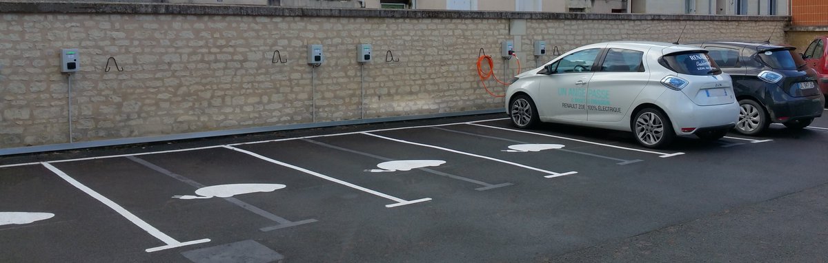 bornessolutions's tweet photo. video : https://t.co/NR3uyJ99qo …
Les #RenaultZoe de #chatellerault sont chargées par les solutions @bornessolutions https://t.co/Qx0S4JQfz0