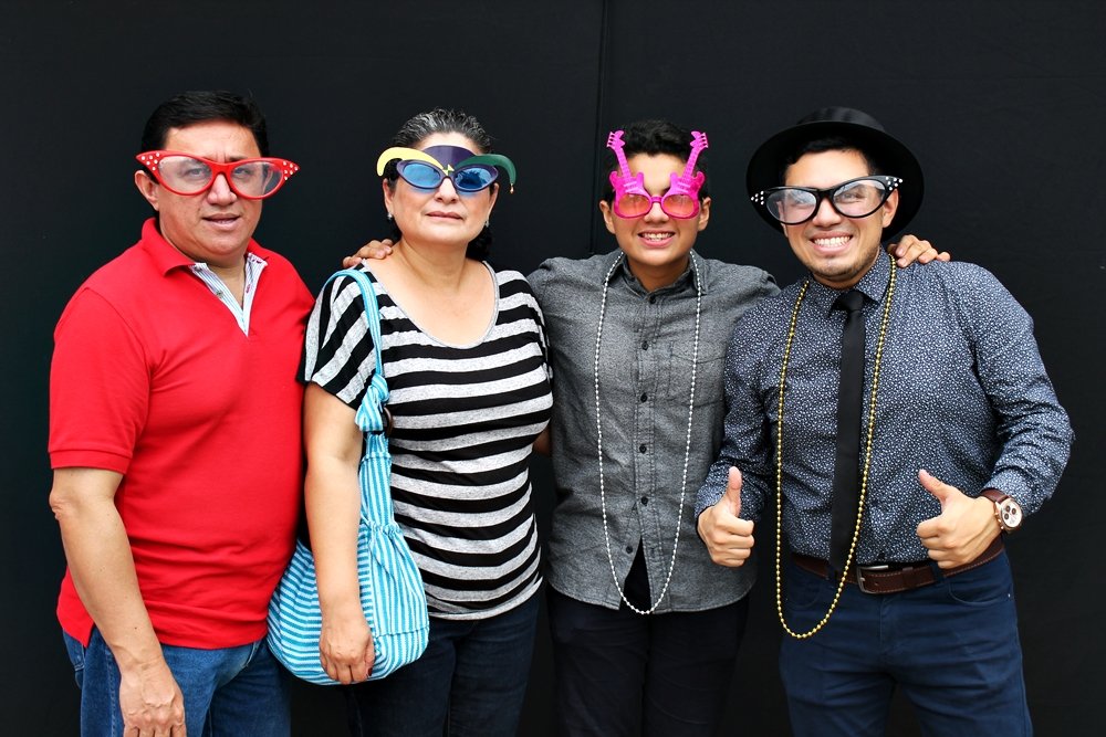 ShekinaSV's tweet photo. Que el cultivar el amor de familia nunca deje de ser nuestra prioridad
.#Díadelafamilia #SoyShekina #somostufamilia https://t.co/WmdKJTFNoE