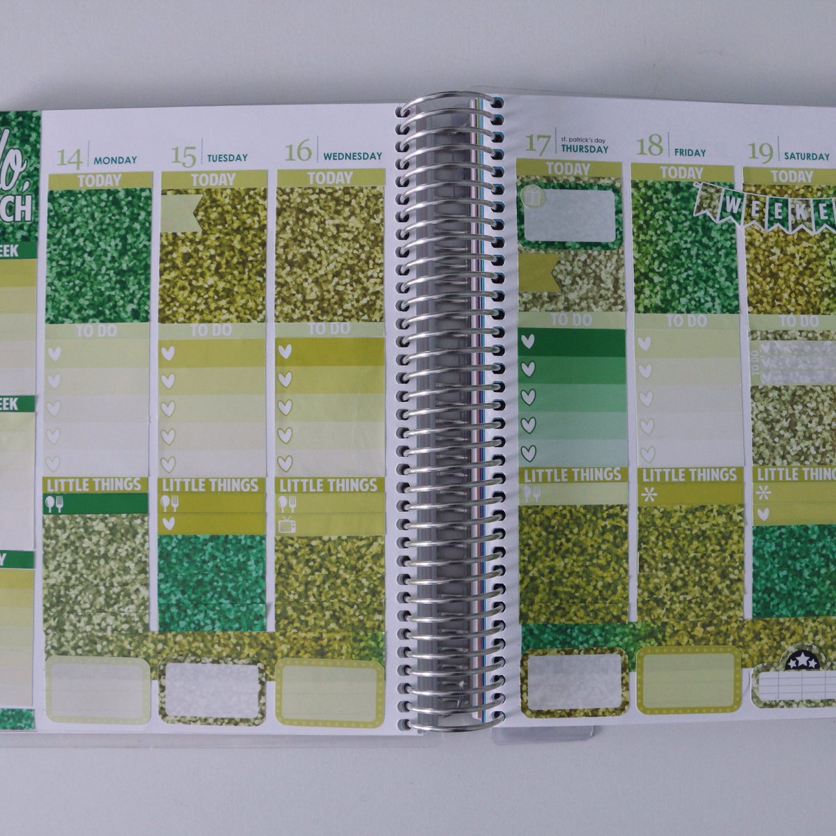 TheMinimalMix's tweet photo. No white space planner spread featuring #ScribblePrintsCo &amp; her "Hello March" kit. #Planner #ErinCondrenPlanner https://t.co/KEMbszm0FC