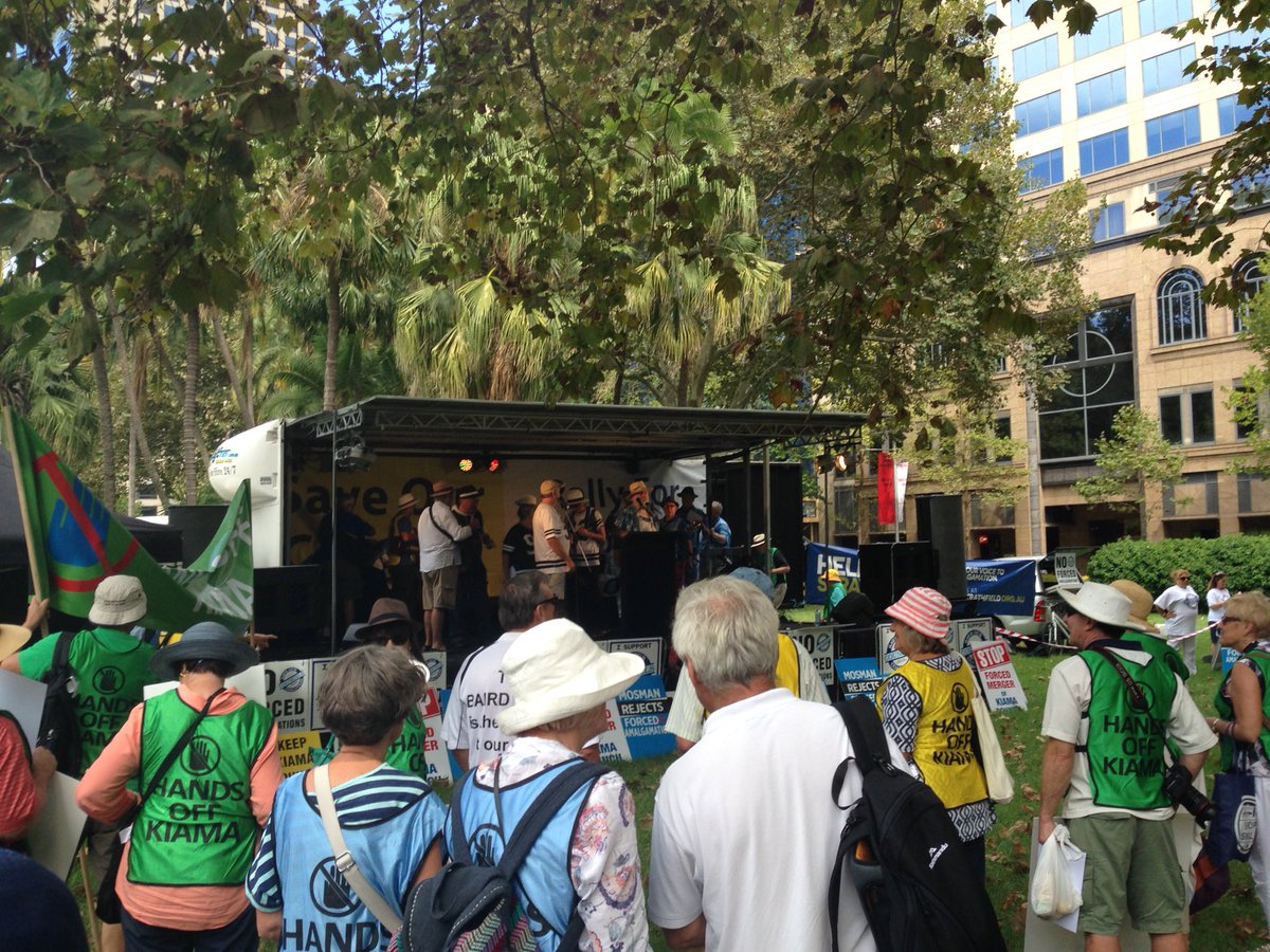 KiamaBlowhole's tweet photo. Big Kiama presence in Hyde park on Sunday at the anti forced council merger rally, lots of councils all over NSW! https://t.co/CIVBXzOuWF