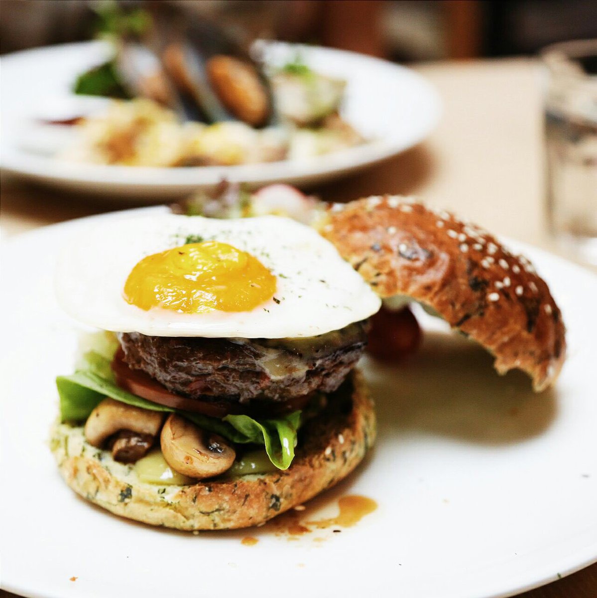 whatsnextsg's tweet photo. Happy (hungry) Tuesday to everyone! Hope your lunch is as good as ours😄
#foodie #foodphotography #burgerweek https://t.co/59KAhYzdXp