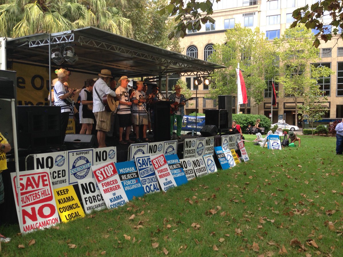 KiamaBlowhole's tweet photo. The Kiama Blowhole Buskers opened the rally with a rousing version 'we shall not he merged!' https://t.co/sChCaaOY6p