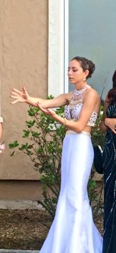 cheyannaderosa's tweet photo. I did this pose before the monkey was even a thing 😂😂 https://t.co/wbWDy2ZYDu