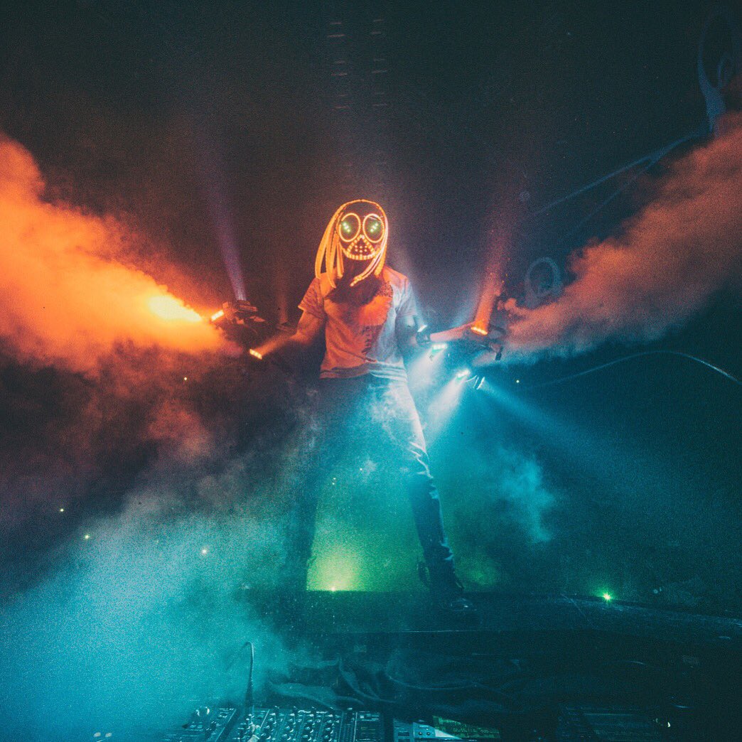 Invasion! https://t.co/SJDdJquSei