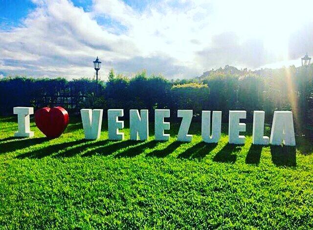 Engelberk's tweet photo. Dios bendiga nuestro pais luchemos mi gente tu y yo lo podemos lograr unidos #LibertadYa https://t.co/BHhvUL8krS