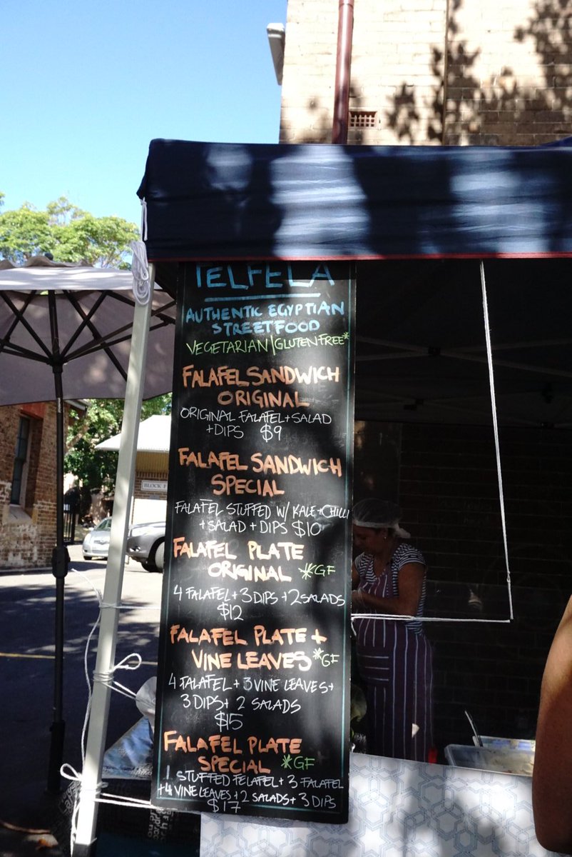 triandikaa's tweet image. Karena bnyk keturunan imigran, banyak makanan khas negara lain dijual di seluruh sydney @Rhenald_Kasali #getlost113