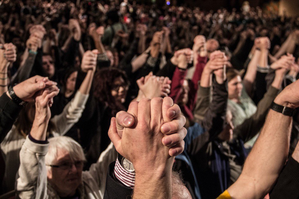 water_mountains's tweet photo. #BernieInOhio 🙏🏼✌🏼💖💖 https://t.co/v1hlQhlEGW
