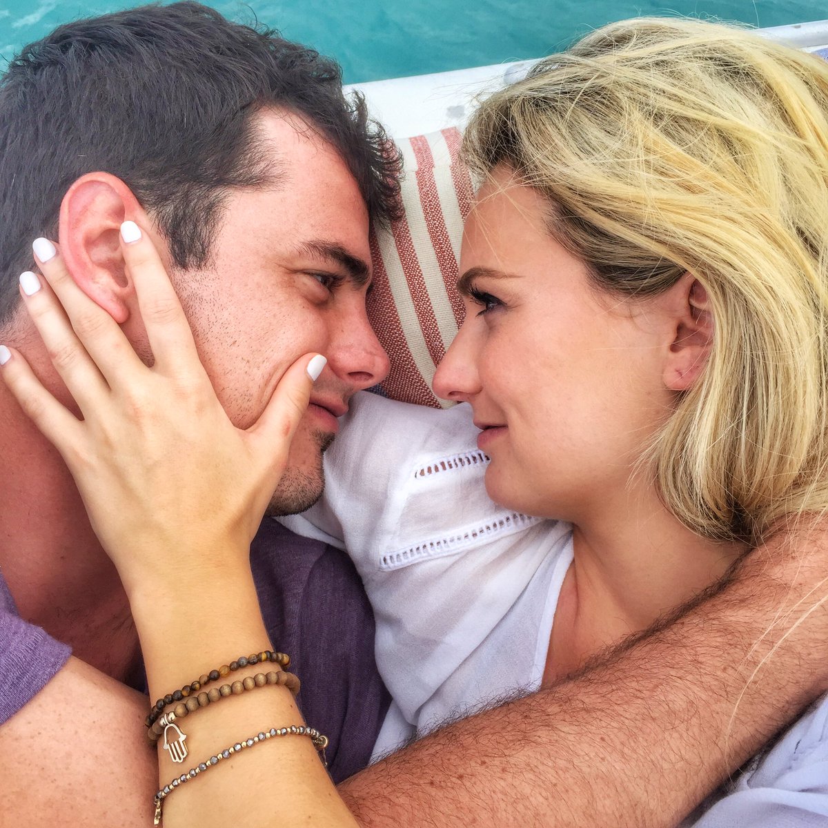 myfave - Ben Higgins - Lauren Bushnell - FAN Forum - SM - Vids - S/Caps - NO Discussion  - Page 6 CdkM9rPUAAAy_tx