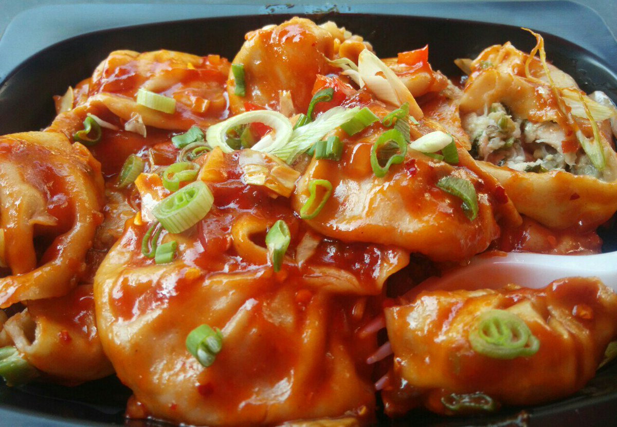 _Su91's tweet photo. Chicken Momito @Brown Sugar, GK1 M Block.
💜Momos with a twist💜
#Momito #GK #foodie #momolover #delhi https://t.co/XNjyrTZlKo