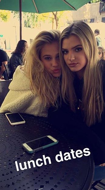 neelsvis's tweet photo. my lunch dates @alissavioet @merdithmgm https://t.co/t8ORfE0X0b