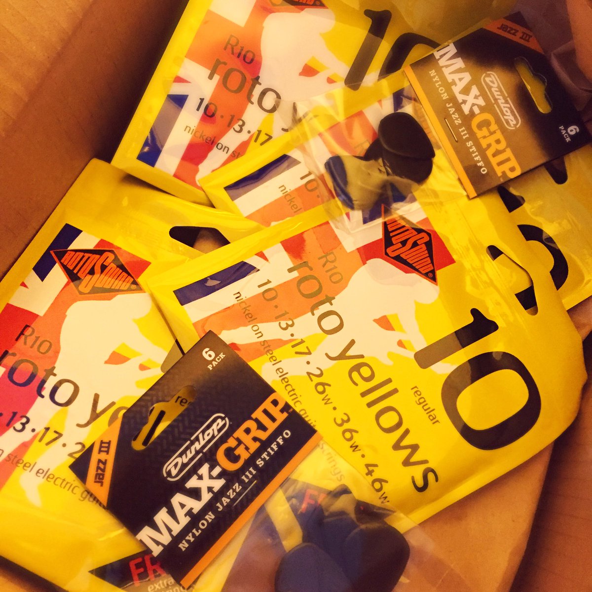 bigblockrock's tweet photo. @rotosound_uk @JimDunlopUK 

The stock is filled again. Looks like there will be a gig soon :) https://t.co/ubVJ7kvQHz