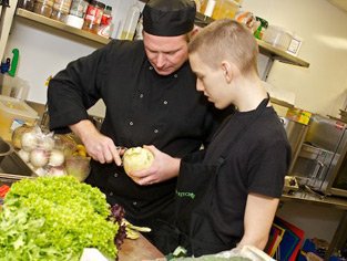 zoe_portlock's tweet photo. Excited to host @camdensociety #unitykitchen @Bromley_by_Bow trainee recruitment day #springfun #socialenterprise https://t.co/lwht3fyO6U