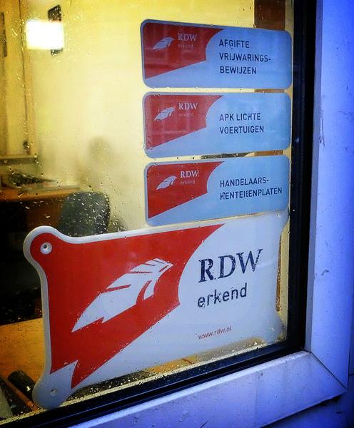 dft's tweet photo. Meer APK-keurmeesters op non-actief https://t.co/sn7Kulf3rB https://t.co/ElrdF9Y4j3