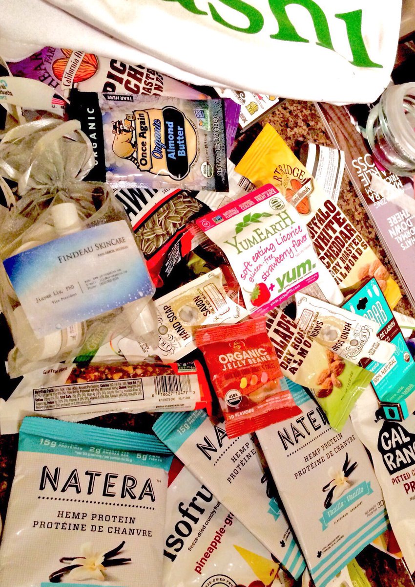 TheresaLongo's tweet photo. Shoutout natural,delicious😍#vegan friendly brands @nateralife @KashiFoods @BaobabNatural  @RawhideSeed @CaDriedPlums https://t.co/9EP9SQiFoB