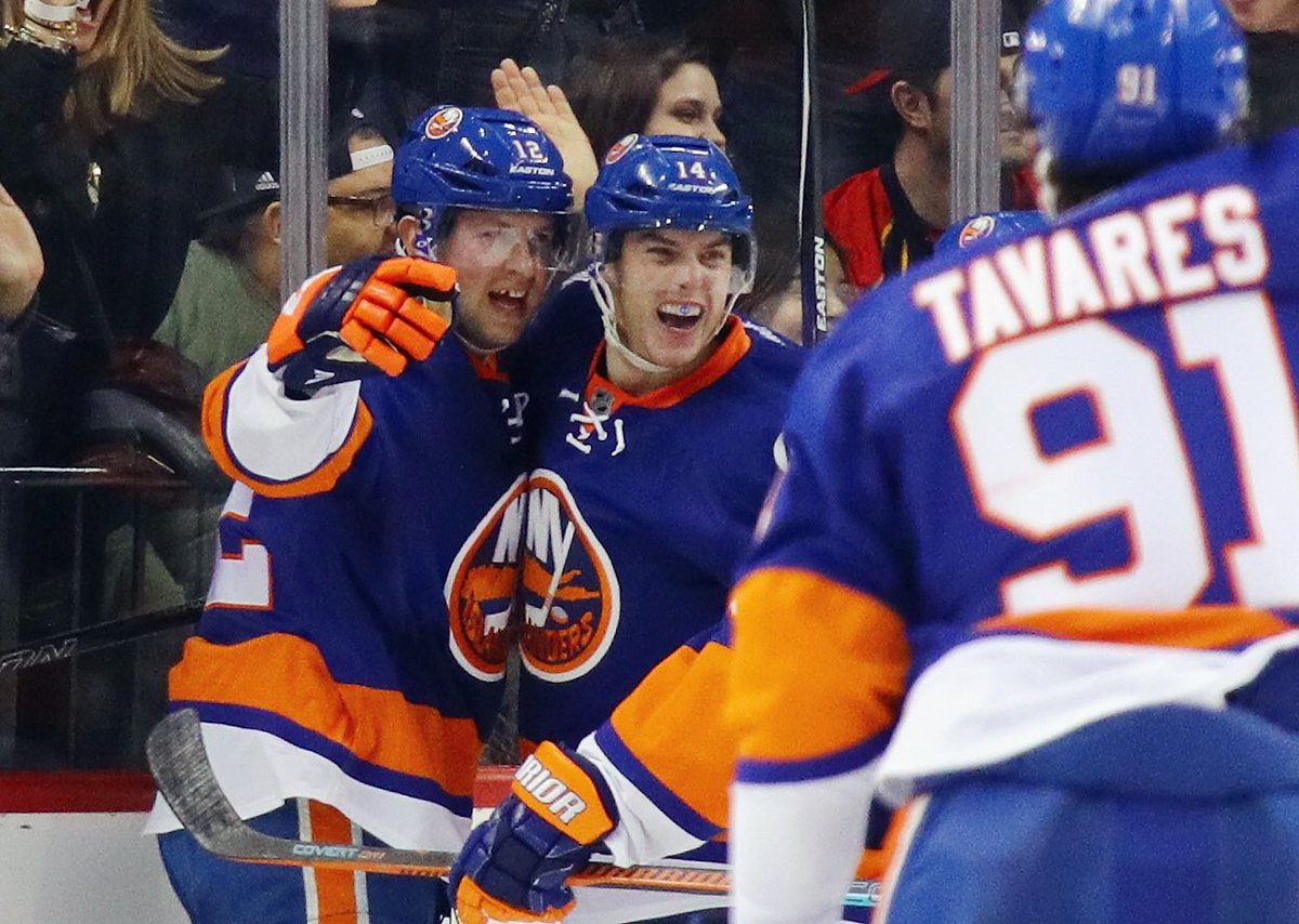 NYIslanders's tweet photo. Check out all the photos from last night's 3-2 #Isles victory over the Panthers!
📷 Gallery: https://t.co/8CBDflQAxJ https://t.co/QeYYmnLFqa