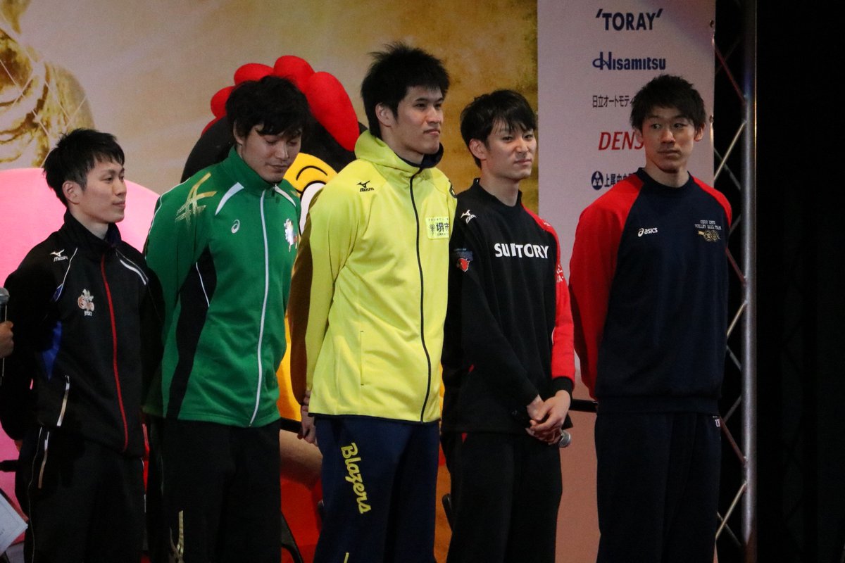 Noblin A Twitteren V プレミアリーグ 男子ファイナル トークショー 浅野さん 八子さん 出耒田さん 柳田くん 石川くん 浅野博亮 八子大輔 出耒田敬 柳田将洋 石川祐希 T Co Ir23muuyce