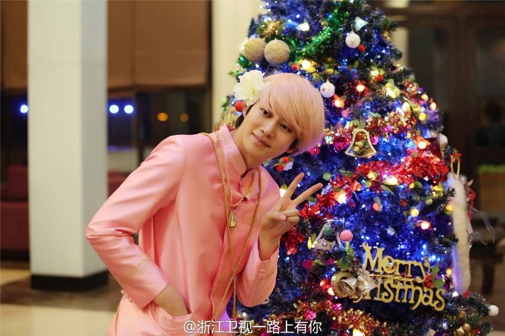 weonlylovesuju's tweet photo. [PICS] 160315 浙江卫视一路上有你 Weibo Update - #Heechul ✨ https://t.co/kTzM3EoMd8
