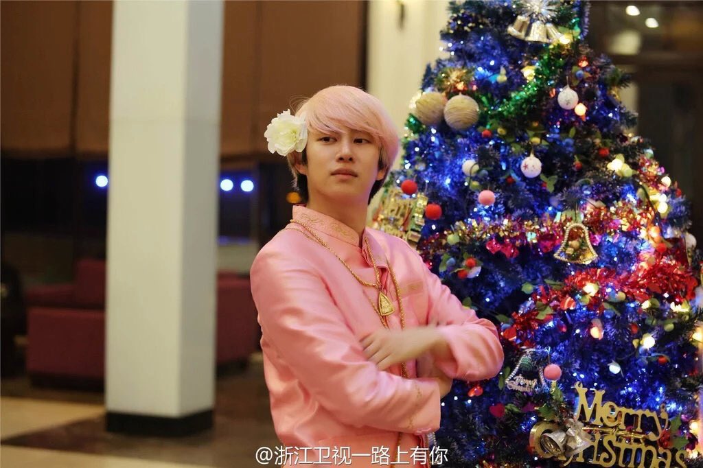weonlylovesuju's tweet photo. [PICS] 160315 浙江卫视一路上有你 Weibo Update - #Heechul ✨ https://t.co/ZbNvKgOrbK