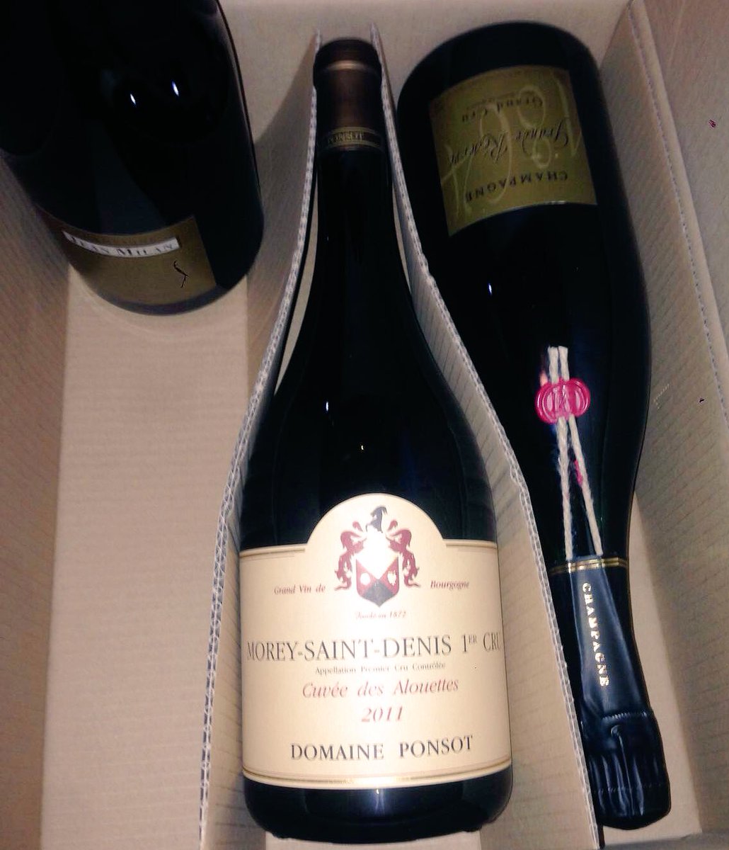 C'è chi si prepara ad una degustazione oggi a #Firenze... #champagne #borgogna #wine #winelover